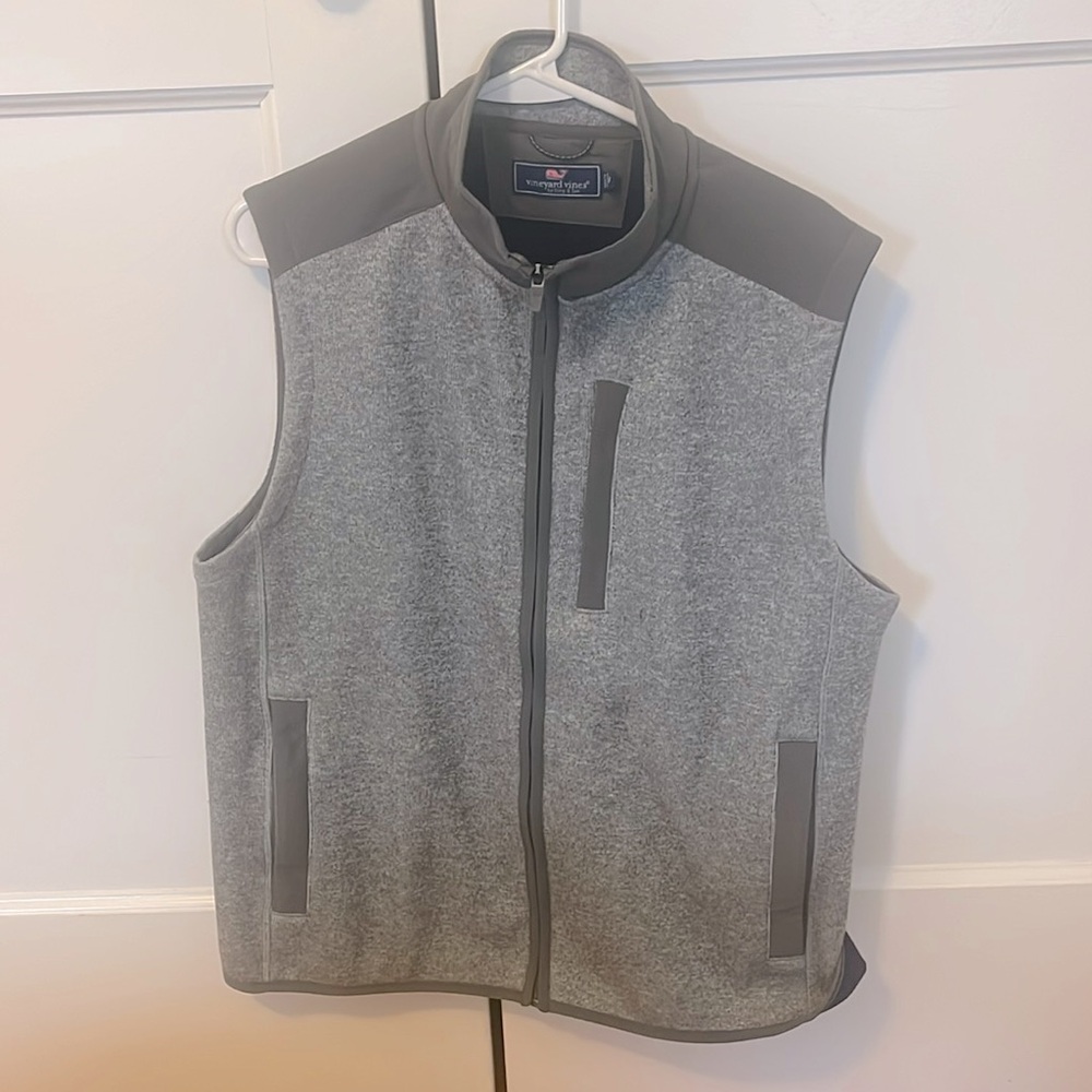 Vineyard Vines Men’s Mountain Sweater Vest in Gray Medium